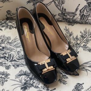 EUC Classic Salvatore Ferragamo Bow Patent Leather Pumps with Block Heel - Black